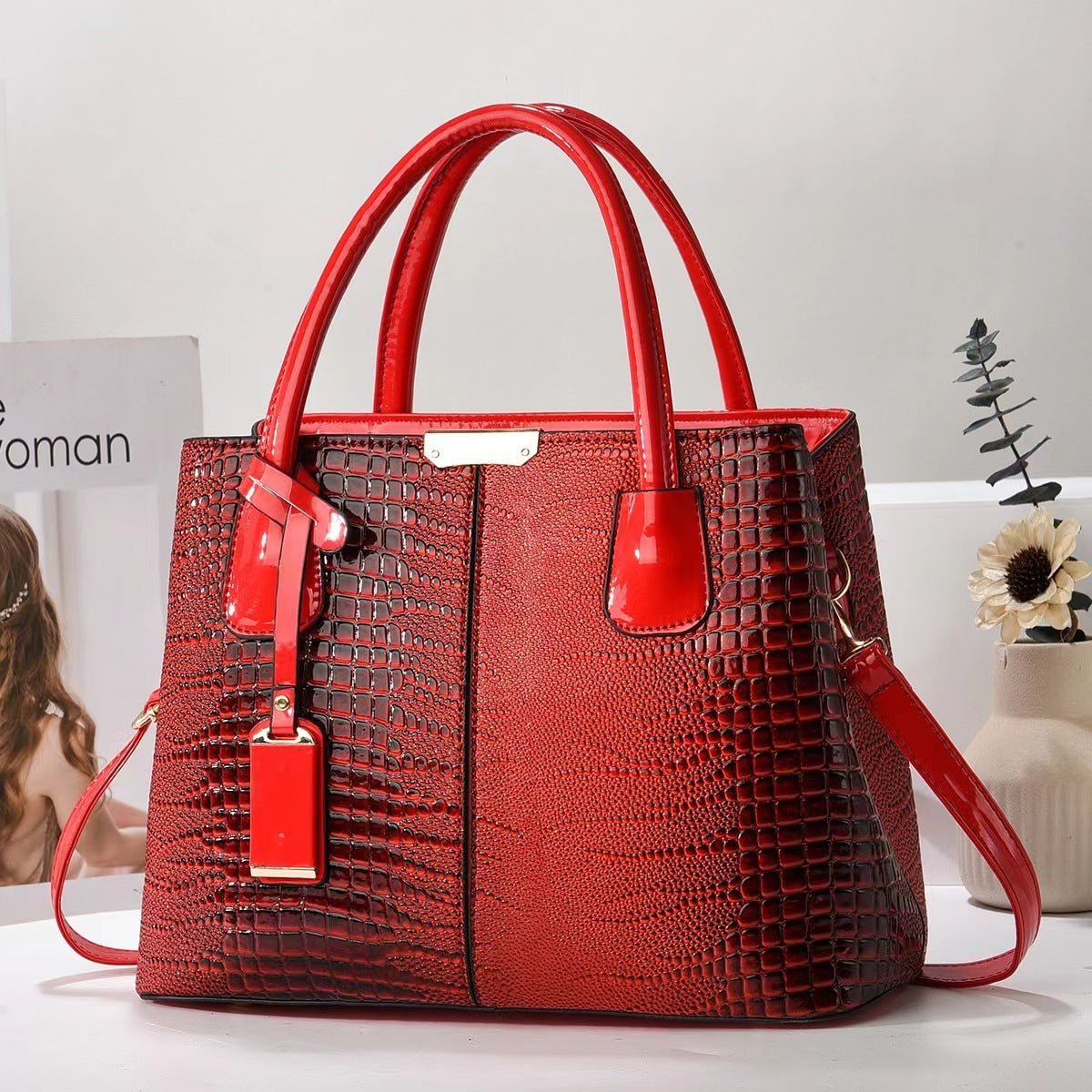 Fashionable And Textured Large-capacity Women's Handbag